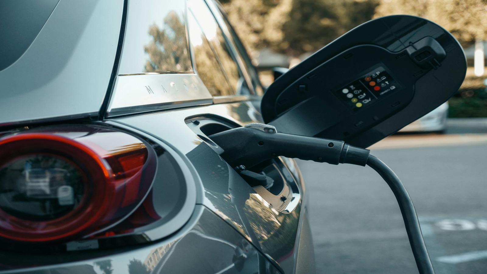 Silane coupling agents in Automotive Industry EV Ample Worldwide 2025